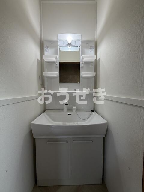 磯子７丁目貸家の独立洗面台
