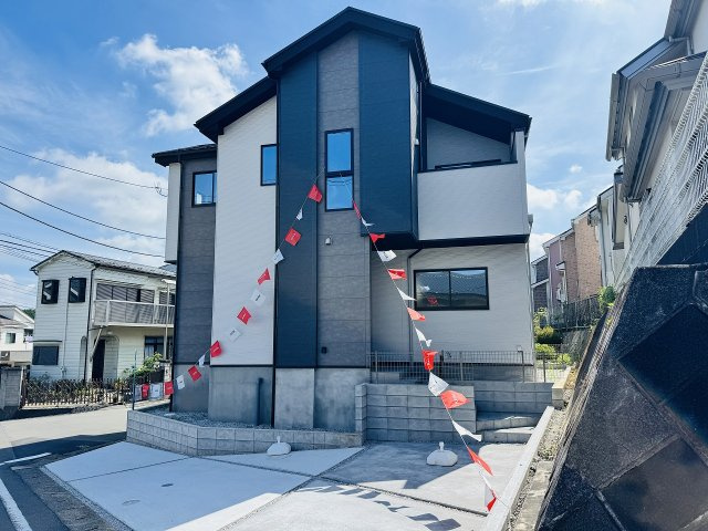 八王子市　大谷町　新築一戸建て　１期の外観|～京王八王子駅徒歩20分　太陽光パネル搭載　省エネ性能認定のデザイン住宅～