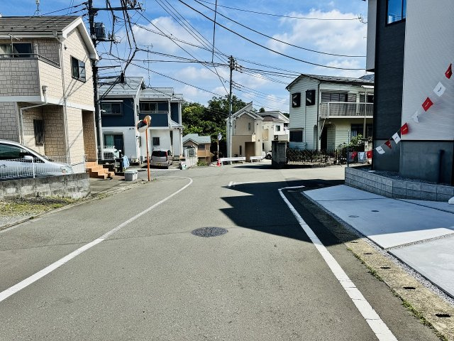 八王子市　大谷町　新築一戸建て　１期の前面道路含む現地写真|～西7ｍ・北5.5ｍ道路に面しています～