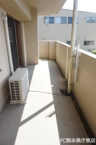 熊本市東区戸島７丁目の賃貸マンションのバルコニー