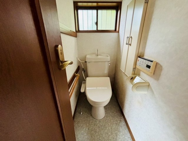 文違　中古戸建のトイレ