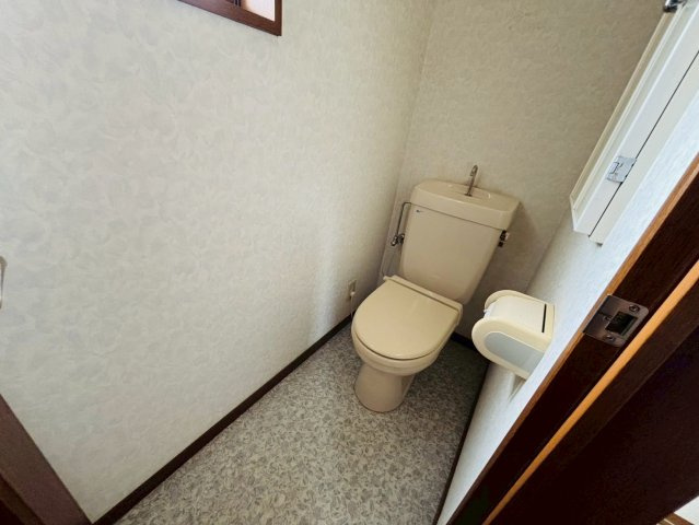 文違　中古戸建のトイレ