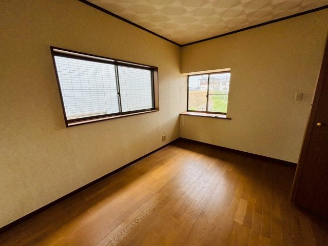 文違　中古戸建の洋室