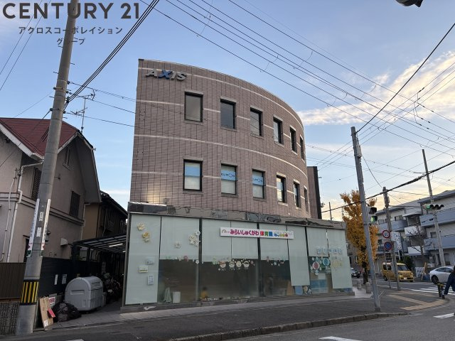 近隣に商業施設多数あります！