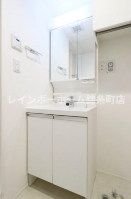ロックフォレストの独立洗面台