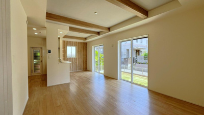 【居間・リビング】 | 綾瀬市綾西1丁目 新築戸建 全1棟