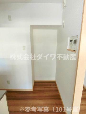 ヴィアンカ’80の内装|キッチン背面の冷蔵庫置場