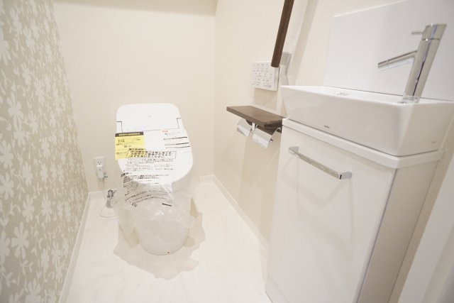 CELFENA　宝塚・川面　HautDeGammeのトイレ|室内写真は2025年築の同施工会社のものです。実際とは異なりますのでご注意下さい。