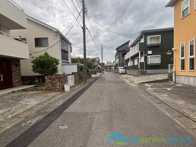 平塚市札場町　新築戸建　全1棟1号棟の前面道路含む現地写真