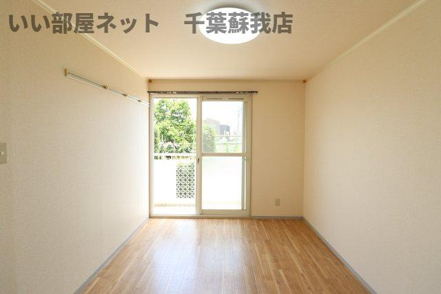 カサグランデ君塚の寝室|開放的な寝室です