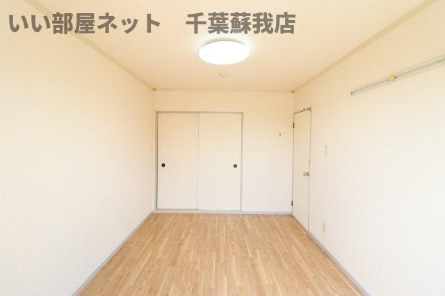 カサグランデ君塚の洋室|落ち着いた色調の洋室です