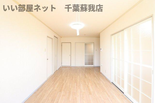 カサグランデ君塚の居間・リビング|使いやすいリビングです