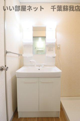 カサグランデ君塚の洗面所|朝の準備に活躍する、洗髪洗面化粧台！