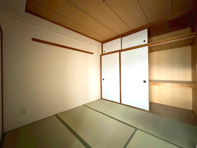 メゾンドール富田林の和室