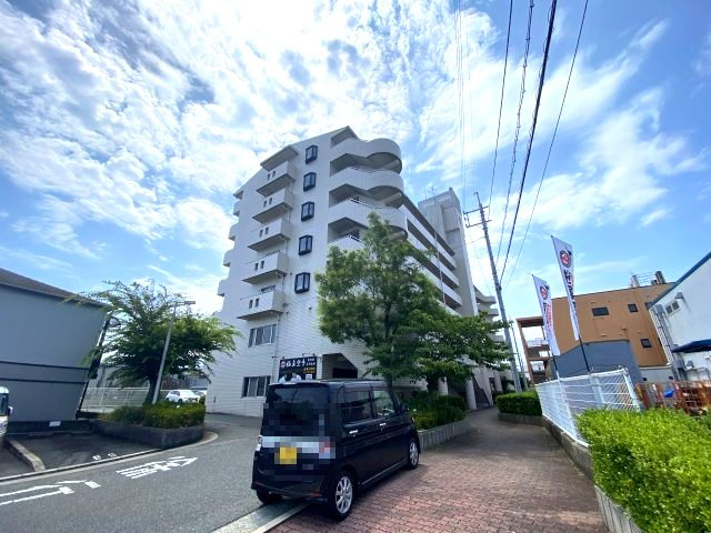 メゾンドール富田林の外観