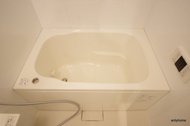 コンフォリア北堀江一丁目　仲介手数料無料の浴室