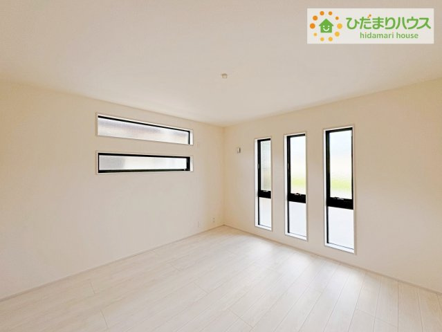 ひたちなか馬渡17期　新築戸建の寝室|広めの主寝室は、ベッドの他にもパソコンデスクやドレッサーなども置けちゃいます(*^-^*)