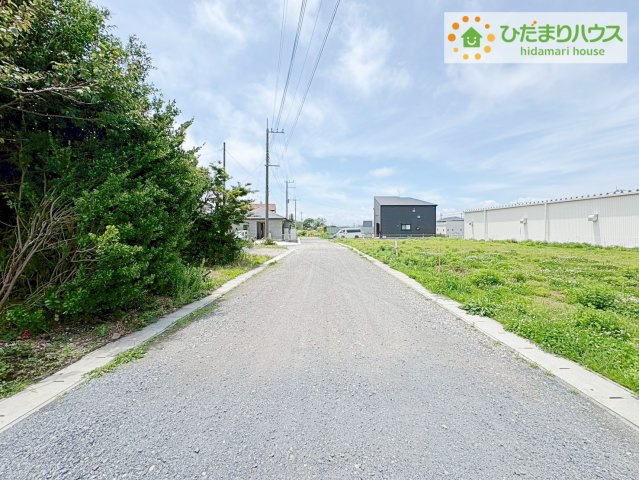 ひたちなか馬渡17期　新築戸建の前面道路含む現地写真|たっぷりの陽光と心地よい風が舞い込む住まい♪