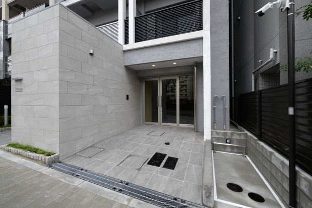 アーバネックス南新町のエントランス