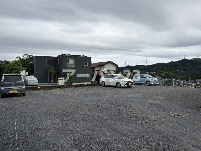 グリーンパレス秋川の駐車場