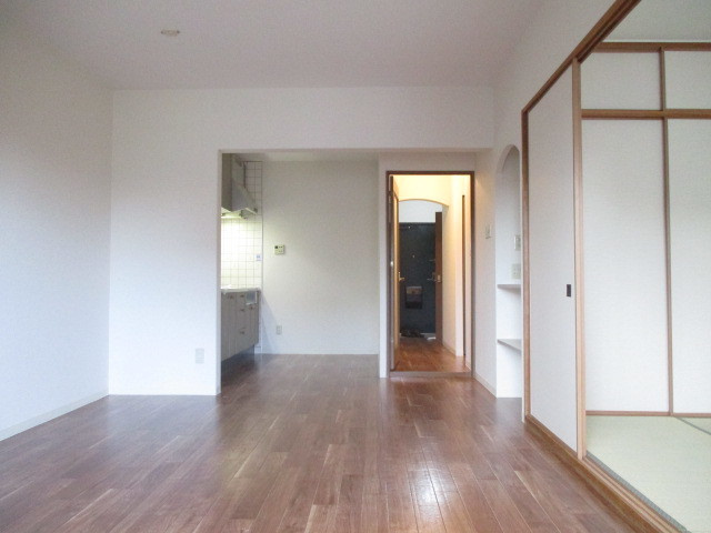 セレーノ園田の居間・リビング