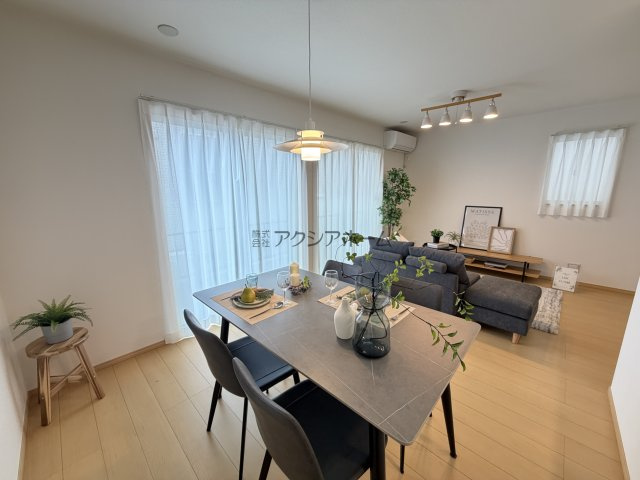 所沢市東所沢4丁目・全3棟　新築一戸建　B号棟の居間・リビング