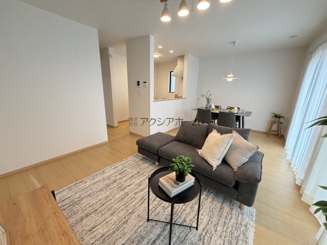 所沢市東所沢4丁目・全3棟　新築一戸建　B号棟の居間・リビング
