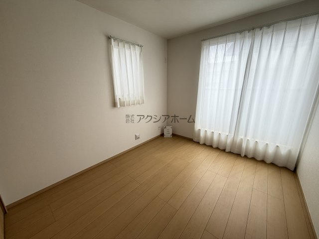 所沢市東所沢4丁目・全3棟　新築一戸建　B号棟の洋室|南側洋室5.2帖