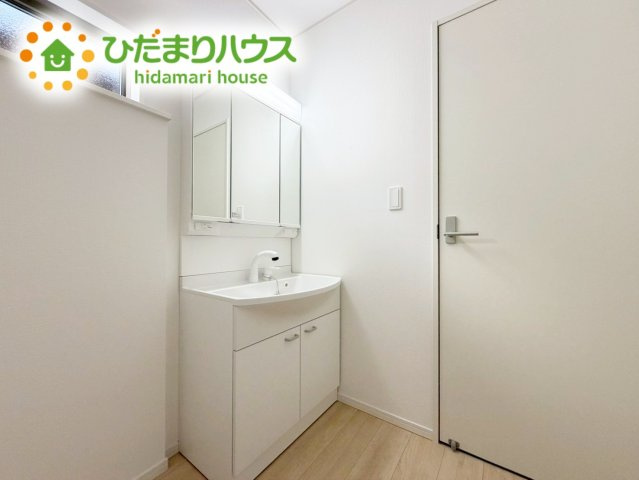 いわき市金山町第10　新築戸建　2号棟の独立洗面台|朝シャンや日々のお手入れにも便利なシャワー付き洗面化粧台♪