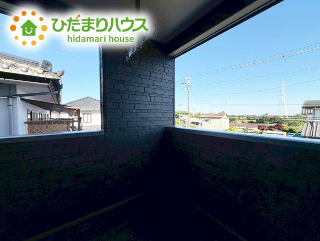 いわき市金山町第10　新築戸建　2号棟のバルコニー|屋根付きの広々インナーバルコニーは、共働きのご家庭の強い味方！急な雨でもお洗濯物の心配がいりませんね(^^)/