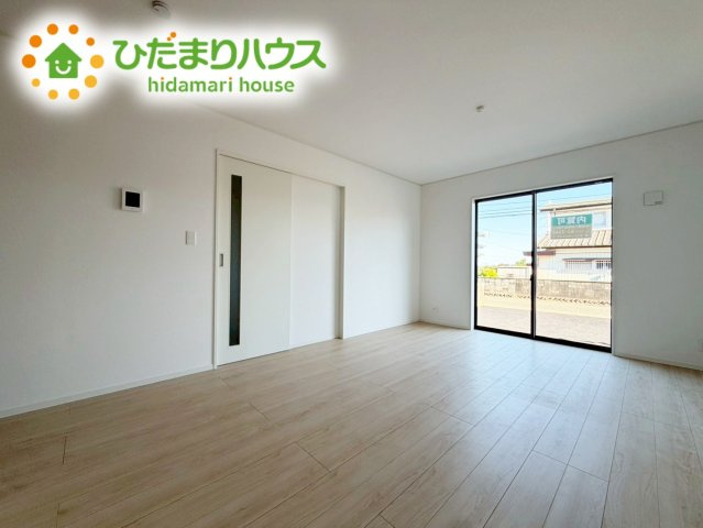 いわき市金山町第10　新築戸建　2号棟の居間・リビング|南向きのリビングではぽかぽかの日差しが感じられます☆彡