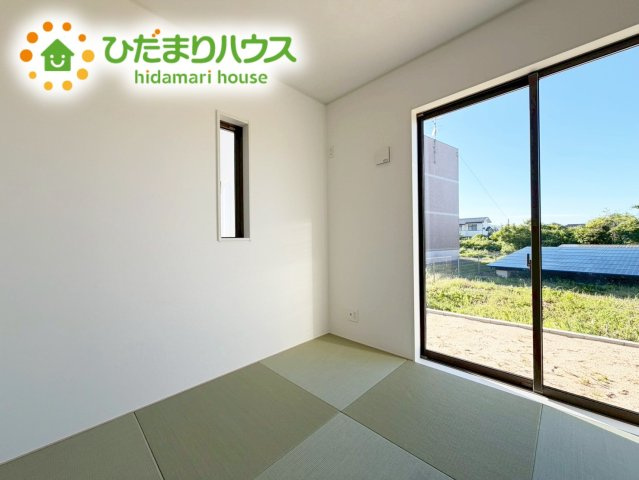 いわき市金山町第10　新築戸建　2号棟の和室|正方形の畳がモダンでスタイリッシュな空間です。客間としてはもちろん、キッズスペースやヨガスペースなど、マルチに活用できます♪