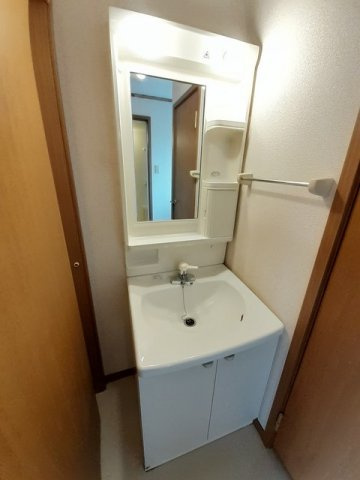 コリ－ヌ　メゾンの洗面所|スペースが確保できる洗面所です