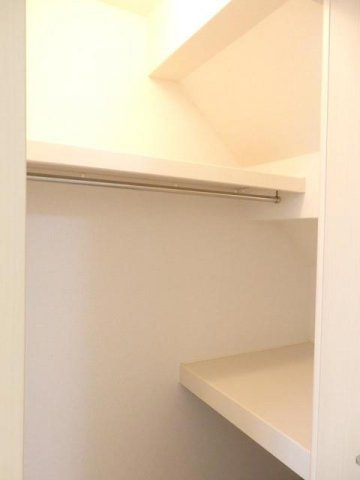 リバティコートの収納|大きなものも収納できそうです