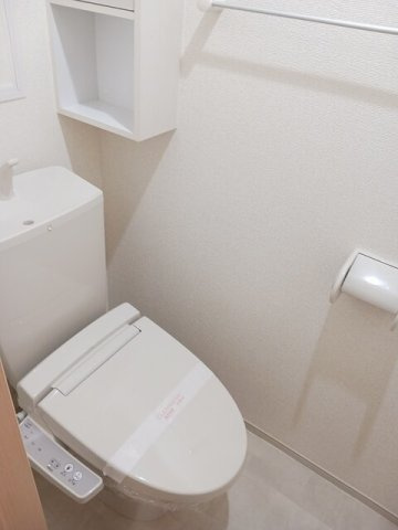 ユニベールＢのトイレ|落ち着いたトイレです