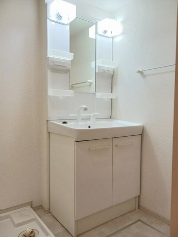 ユニベールＢの洗面所|広い洗面スペース