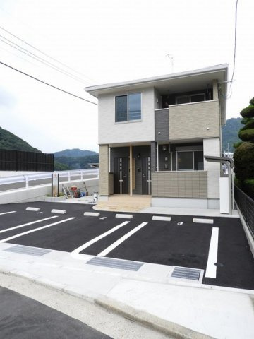 エミグランドＢの駐車場|駐車場に車を止められます