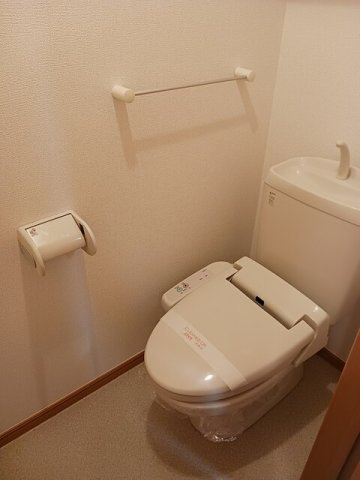 Ｗｅｓｔ　Ａｕｂｅのトイレ|ゆったりとした空間のトイレです