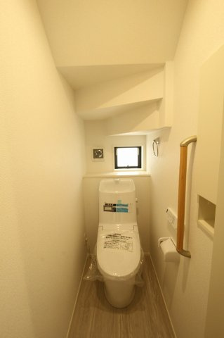 吾川郡いの町駅東町　新築戸建　2号棟（全3区画）のトイレ|1F