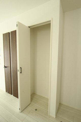 吾川郡いの町駅東町　新築戸建　2号棟（全3区画）の収納|パントリー　LDK　17.25帖