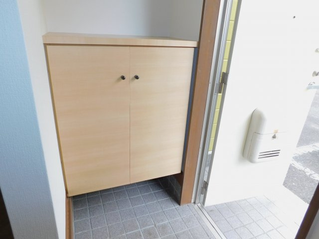 グランメゾン那珂川の玄関|広々玄関周りです。シューズボックスもあります。４ＤＫタイプ