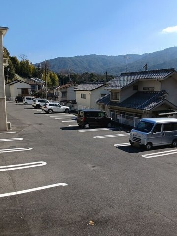 ブリーズメゾンの駐車場|駐車場です