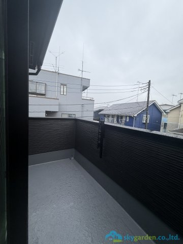 伊勢原市上粕屋第1期　新築戸建　全1棟1号棟のバルコニー