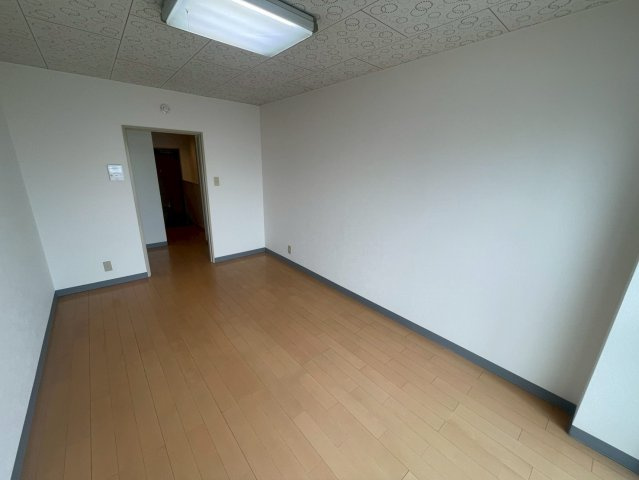 高崎市剣崎町　一棟マンションの洋室