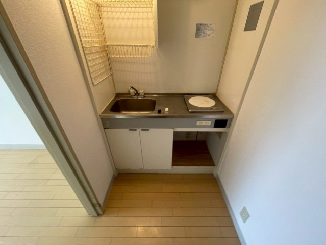 高崎市剣崎町　一棟マンションの玄関