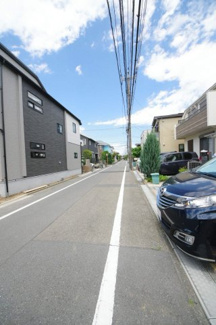 【前面道路含む現地写真】 | 令和８年５月２９日撮影　建築中