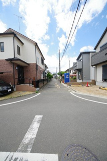 【前面道路含む現地写真】 | 令和８年５月２９日撮影　建築中
