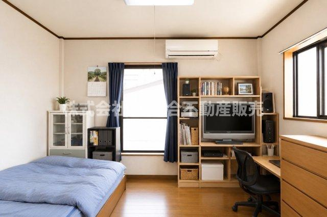 若江東町4丁目中古戸建の洋室|全室2面採光で陽当たり・通風良好で気持ちよく過ごせます！（室内写真は加工により家具等を消しています。）