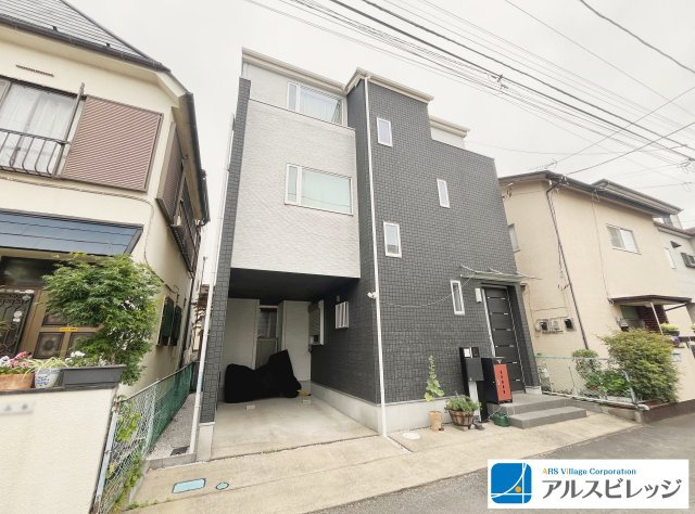 中古／富士見市鶴瀬西３丁目の外観|ビルトイン車庫あり！