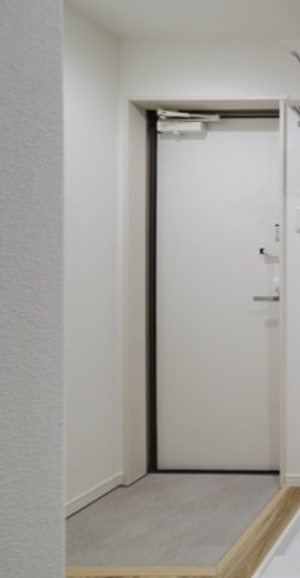クレセントムーン曳舟の玄関